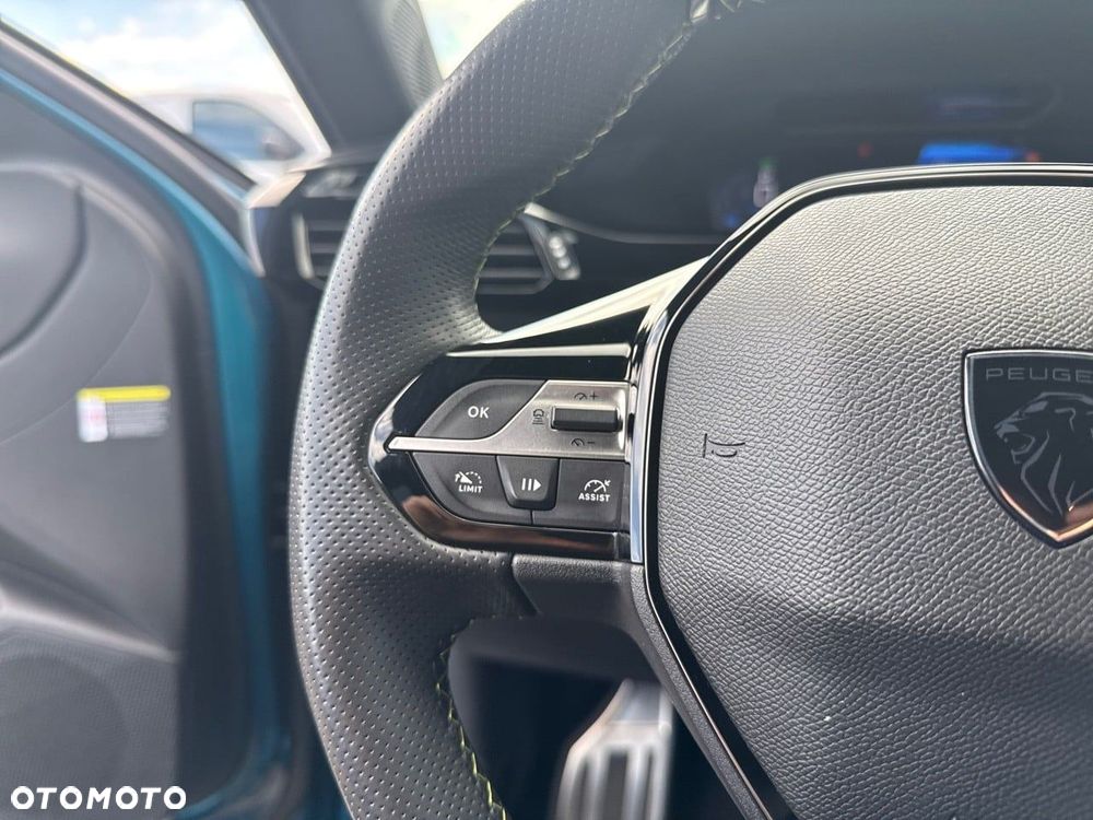 Peugeot 408 1.6 Plug-In Hybrid 225 GT EAT8 - 16