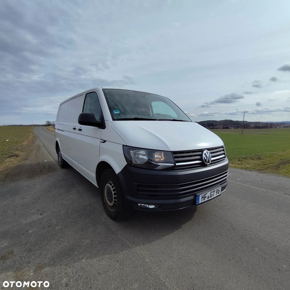 Volkswagen Transporter - 1