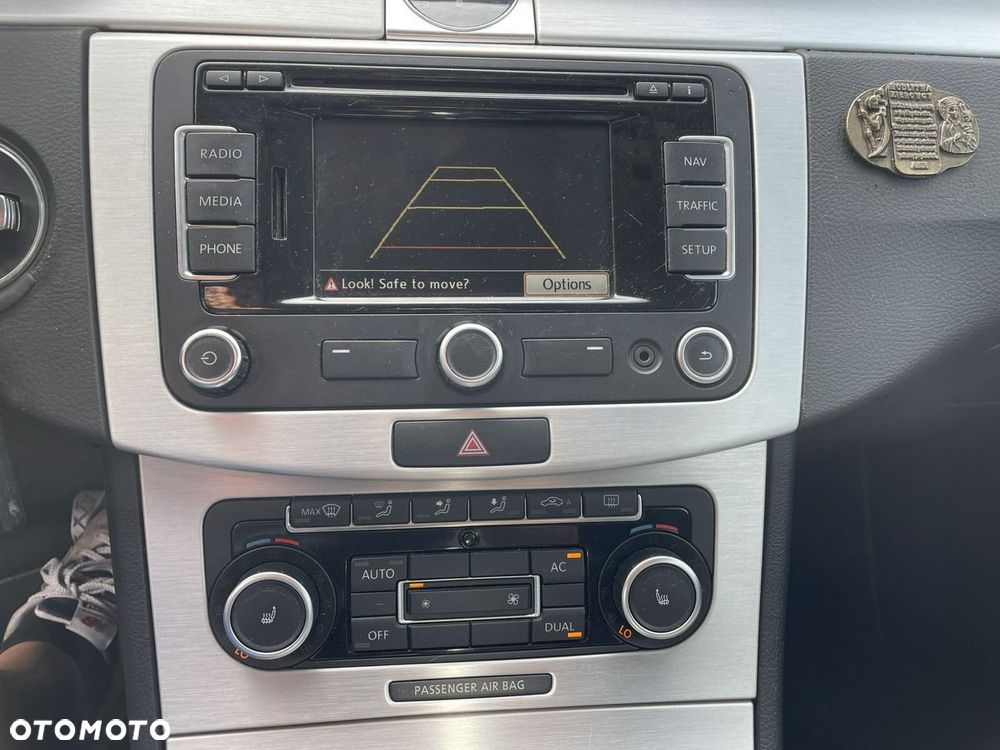Volkswagen Passat - 21