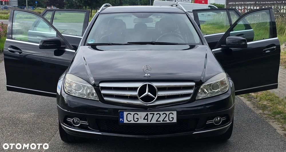 Mercedes-Benz Klasa C 180 CGI BlueEFFICIENCY Avantgarde - 13