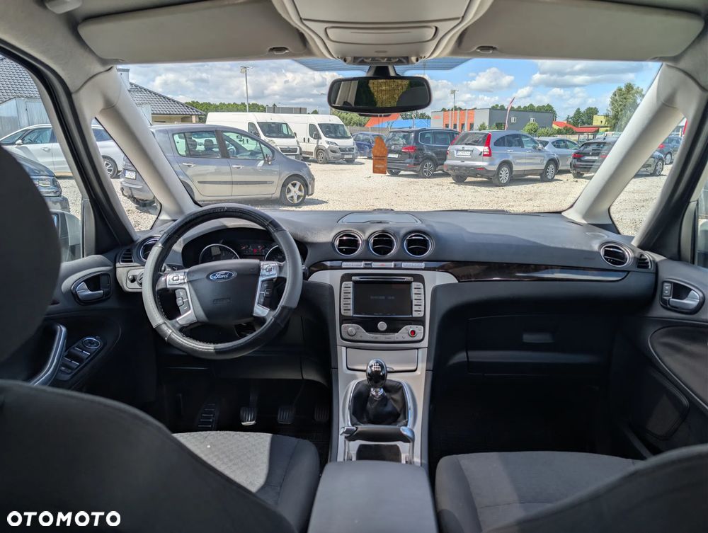 Ford Galaxy 2.2 TDCi Ghia - 17
