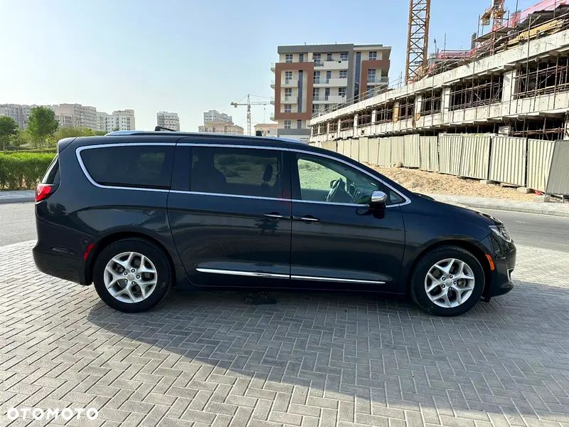 Chrysler Pacifica - 6