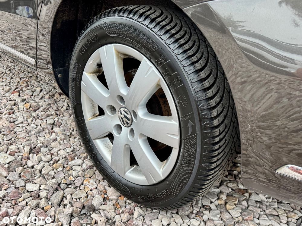 Volkswagen Passat - 4