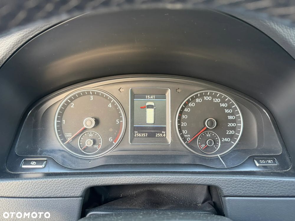 Volkswagen Multivan - 17