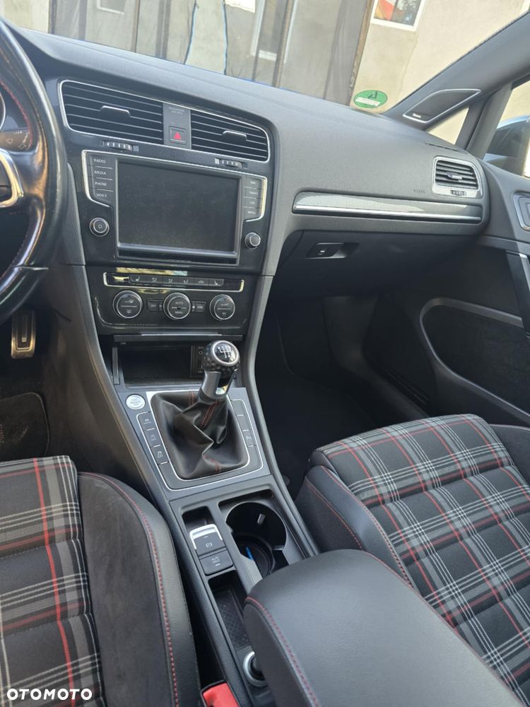 Volkswagen Golf GTI Performance BlueMotion Technology - 11