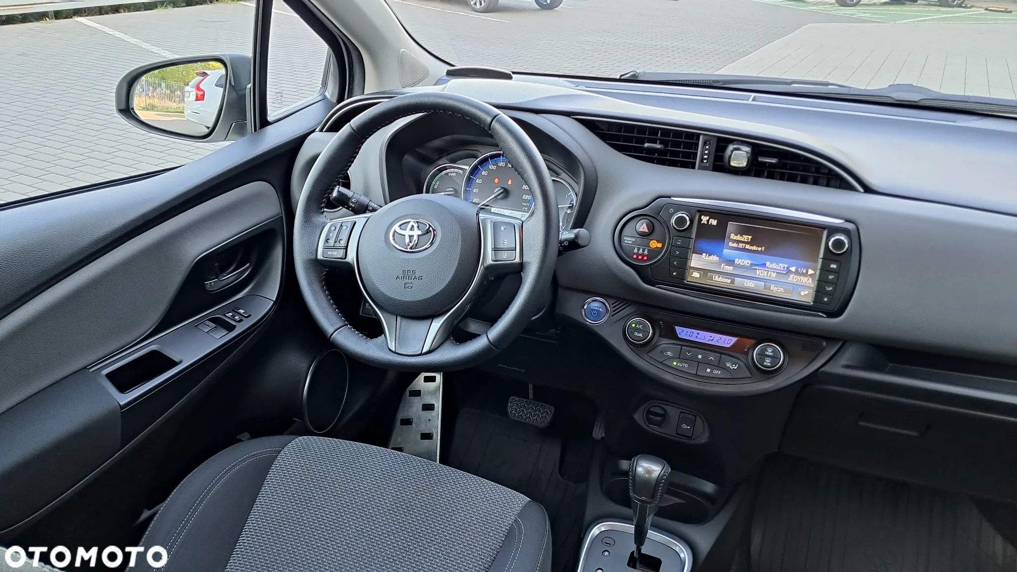 Toyota Yaris Hybrid 100 Premium EU6 - 4