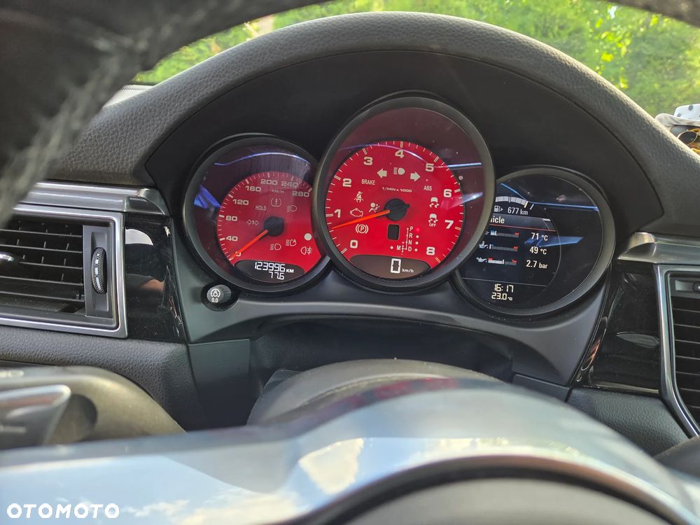 Porsche Macan S - 21