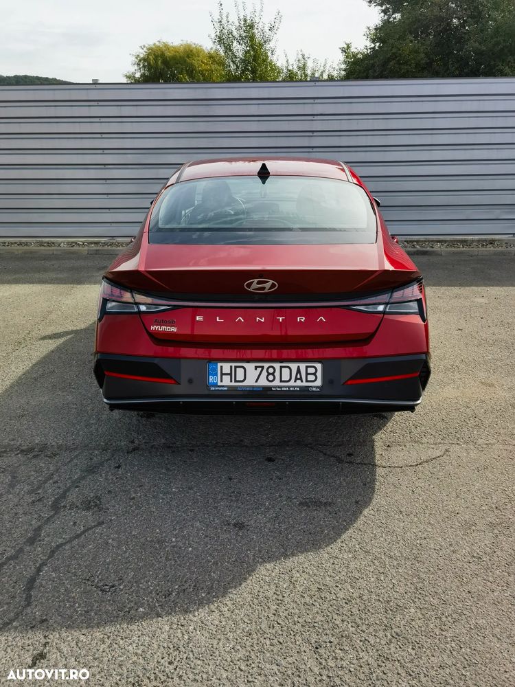 Hyundai Elantra - 6