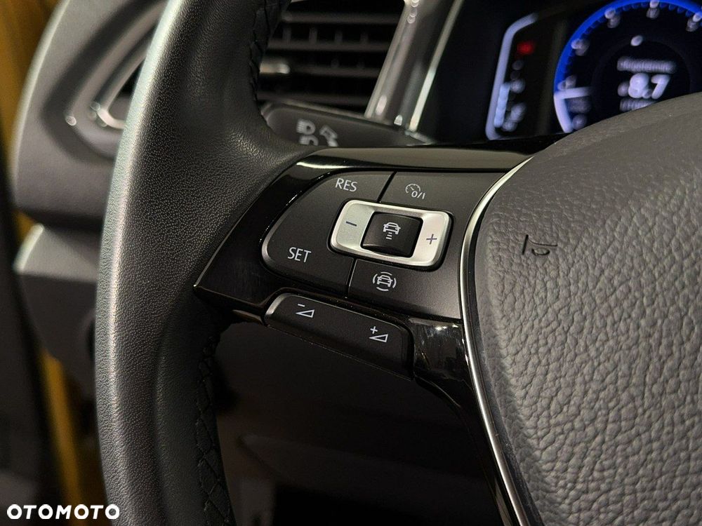 Volkswagen T-Roc - 18