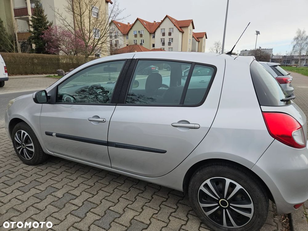 Renault Clio 1.2 16V Alize - 5