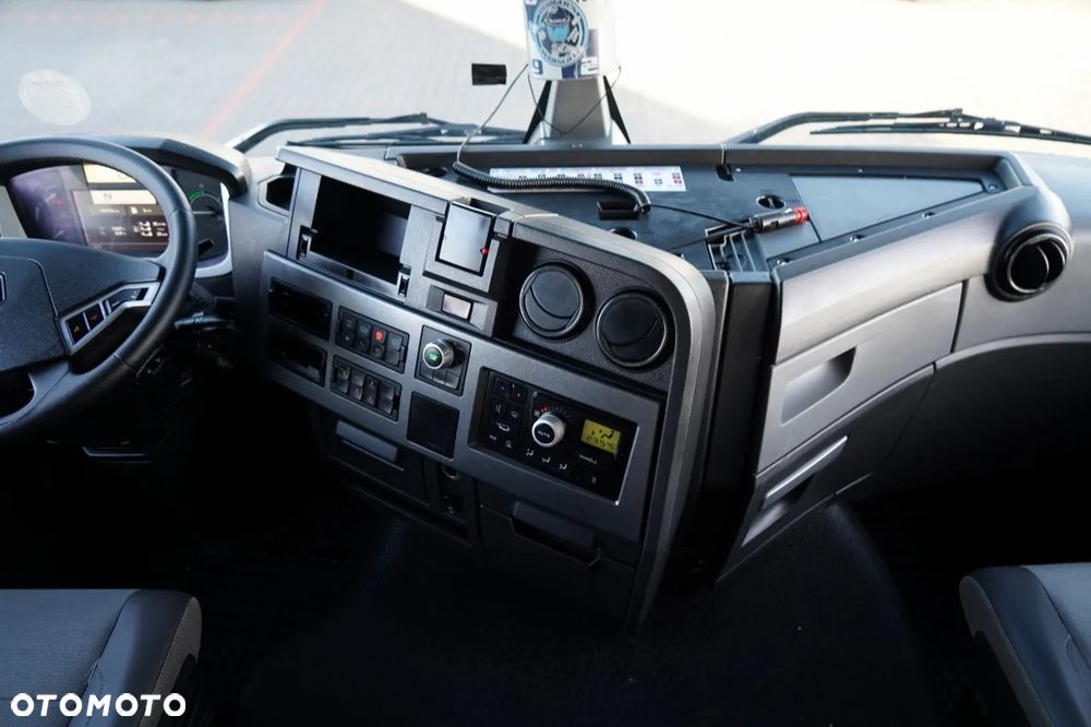 Renault T 460 / HYDRAULIKA DWUOBWODOWA / RETARDER / SPROWADZONA - 28