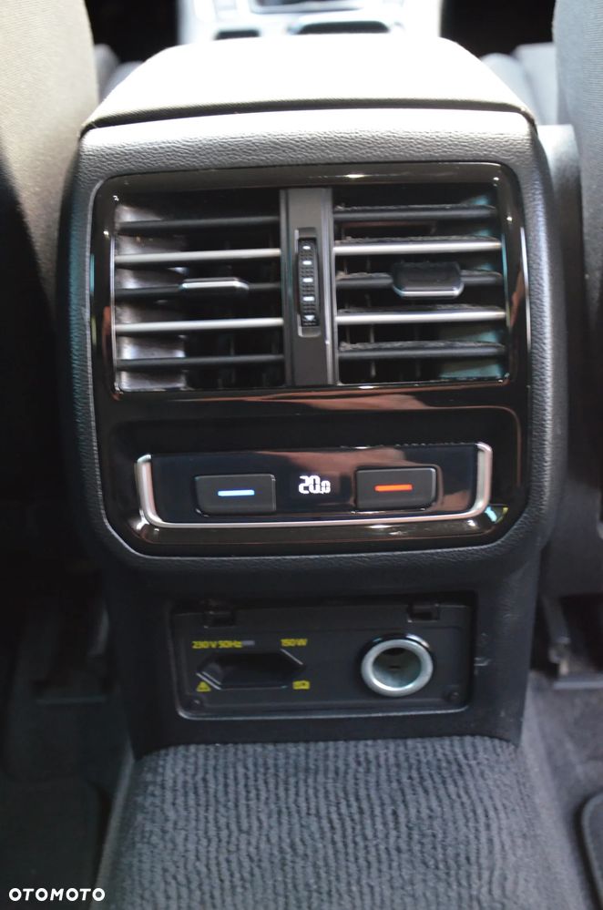 Volkswagen Passat 2.0 TDI (BlueMotion Technology) Comfortline - 28