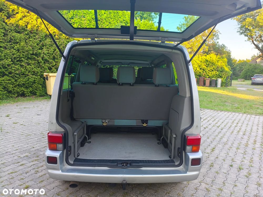 Volkswagen Multivan - 16