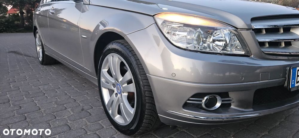 Mercedes-Benz Klasa C ver-180-blueefficiency-7g--tronic-avantgarde - 16