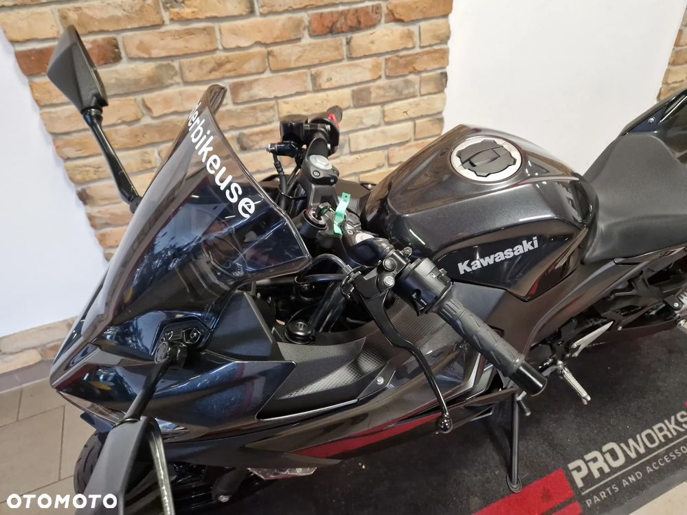 Kawasaki Ninja 400 - 36