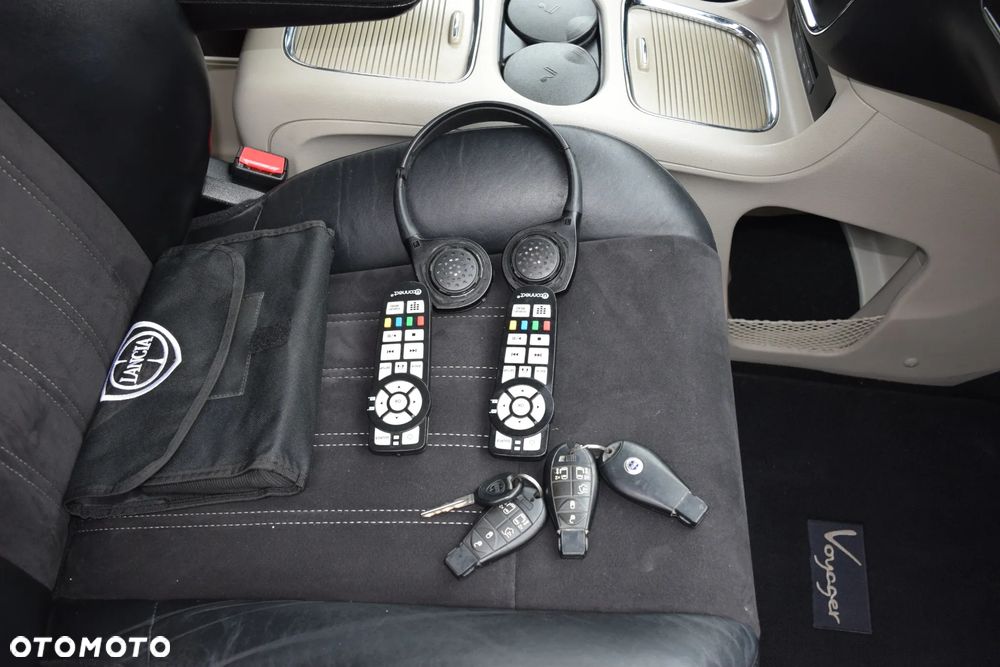 Lancia Voyager 2.8 Multijet 16v Platinum - 31