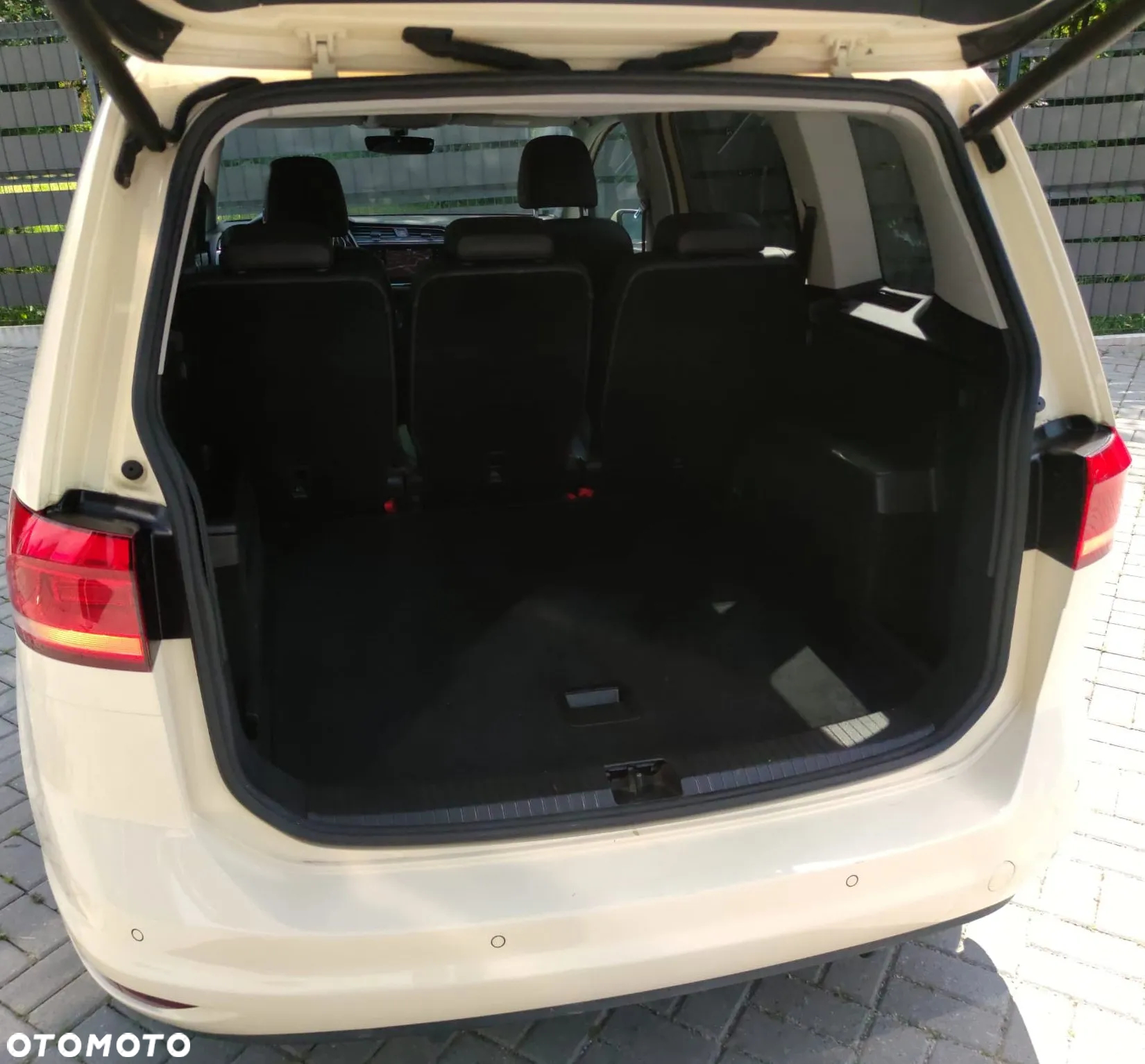Volkswagen Touran - 13
