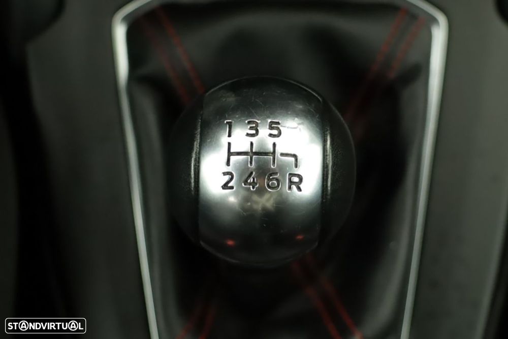 Ford Focus 1.0 EcoBoost MHEV ST-Line X - 15