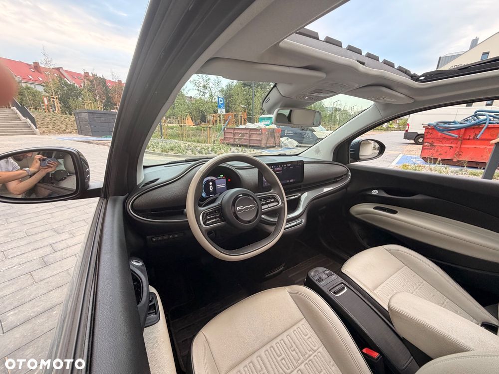 Fiat 500e 42 kWh La Prima - 11