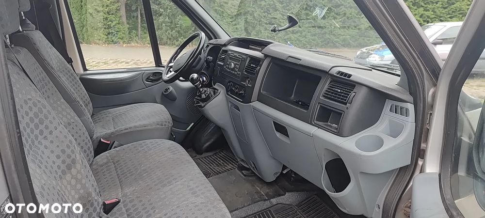 Ford Transit - 4