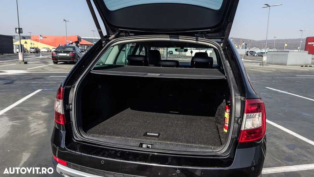 Skoda Octavia 2.0 TDI 4x4 DSG Scout - 16