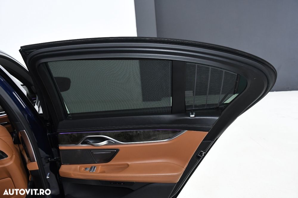 BMW Seria 7 730d xDrive - 35