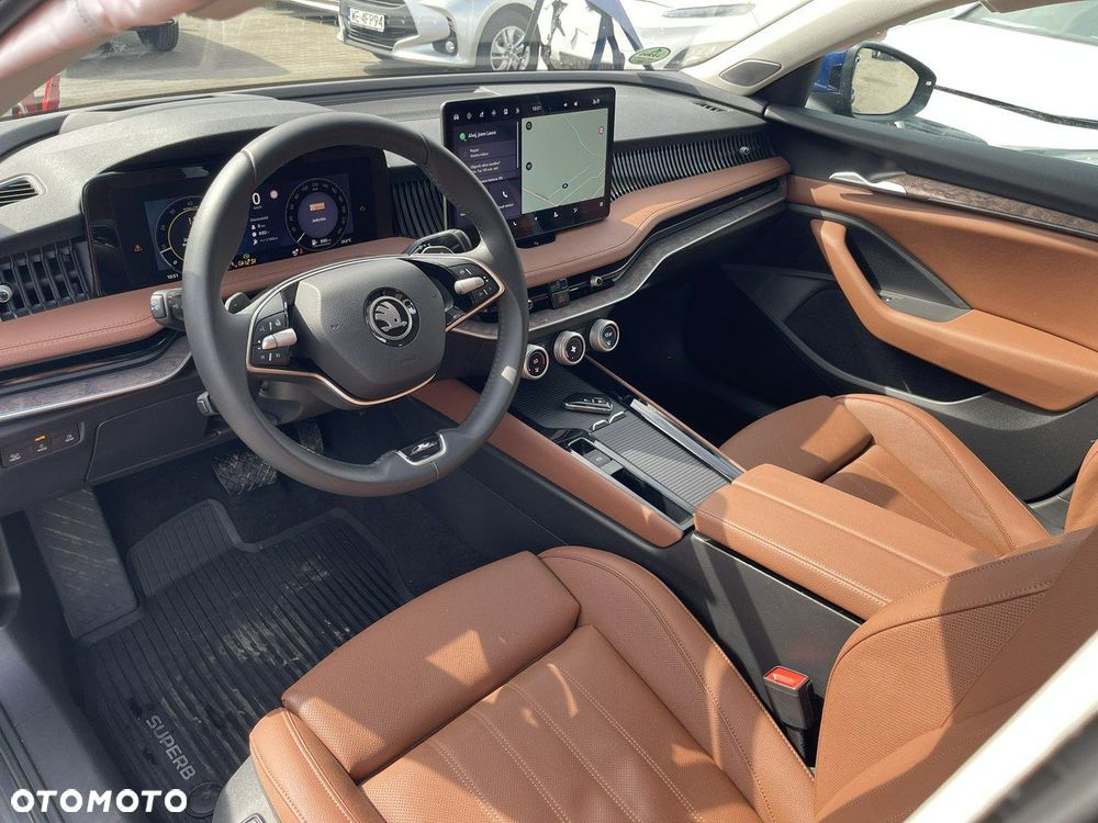 Skoda Superb 2.0 TDI SCR 4x4 L&K DSG - 8