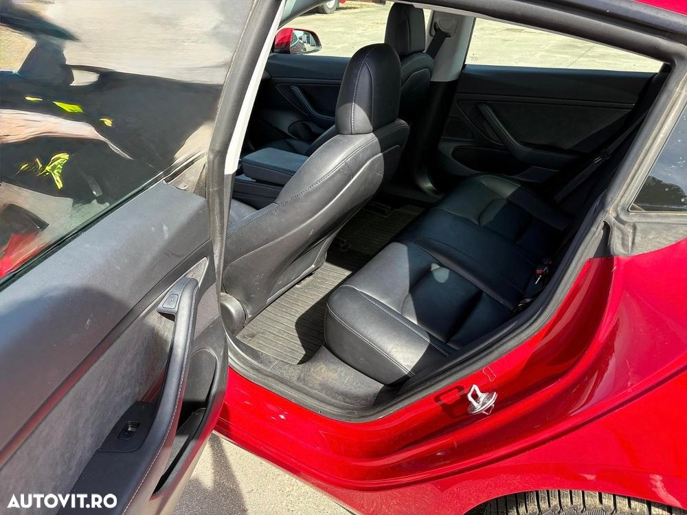 Tesla Model 3 - 14