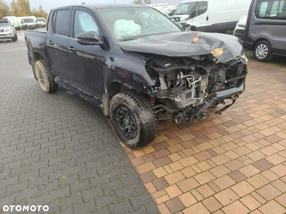 Toyota Hilux - 12