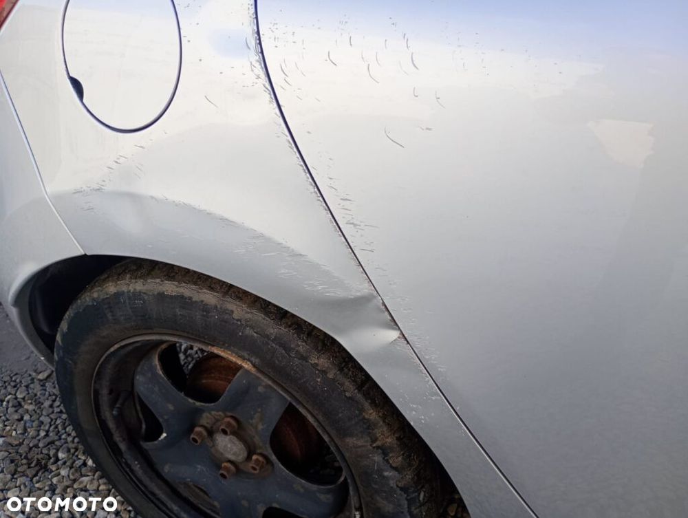 Renault Clio 1.2 16V 75 Limited - 19