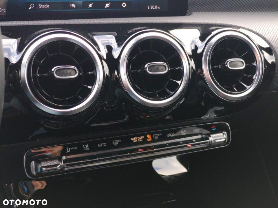 Mercedes-Benz CLA - 32