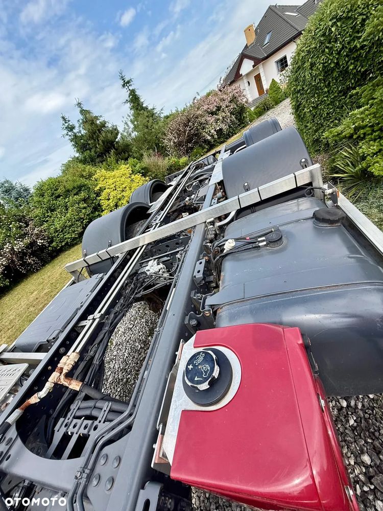 Mercedes-Benz Arocs 3240 - 22