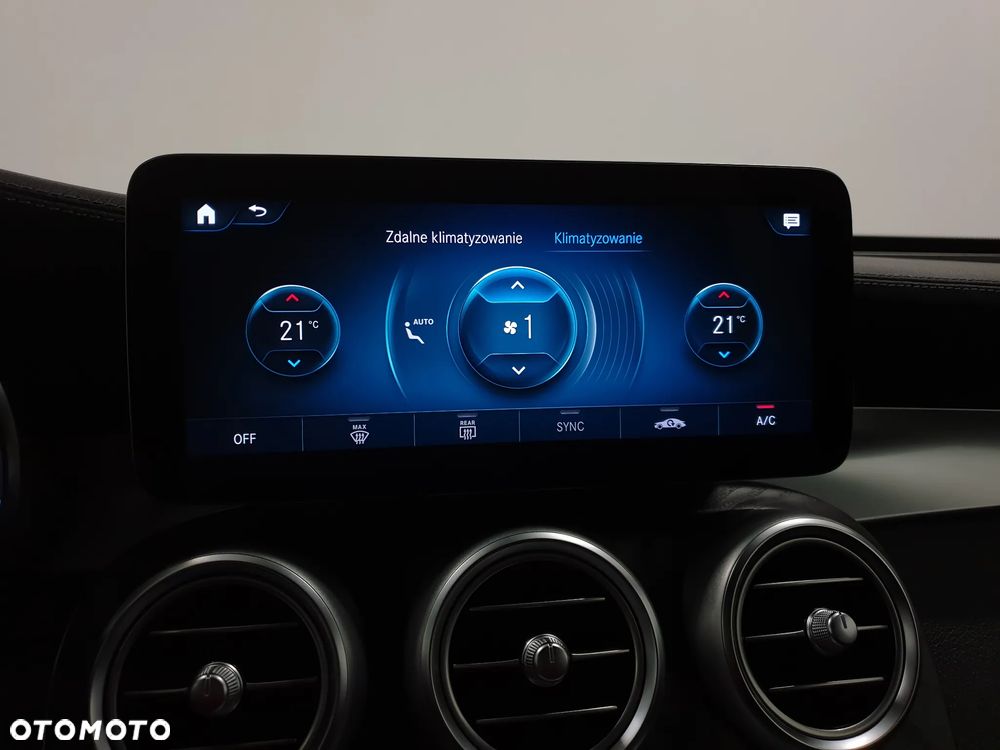 Mercedes-Benz GLC 300 de 4Matic 9G-TRONIC AMG Line Plus - 19