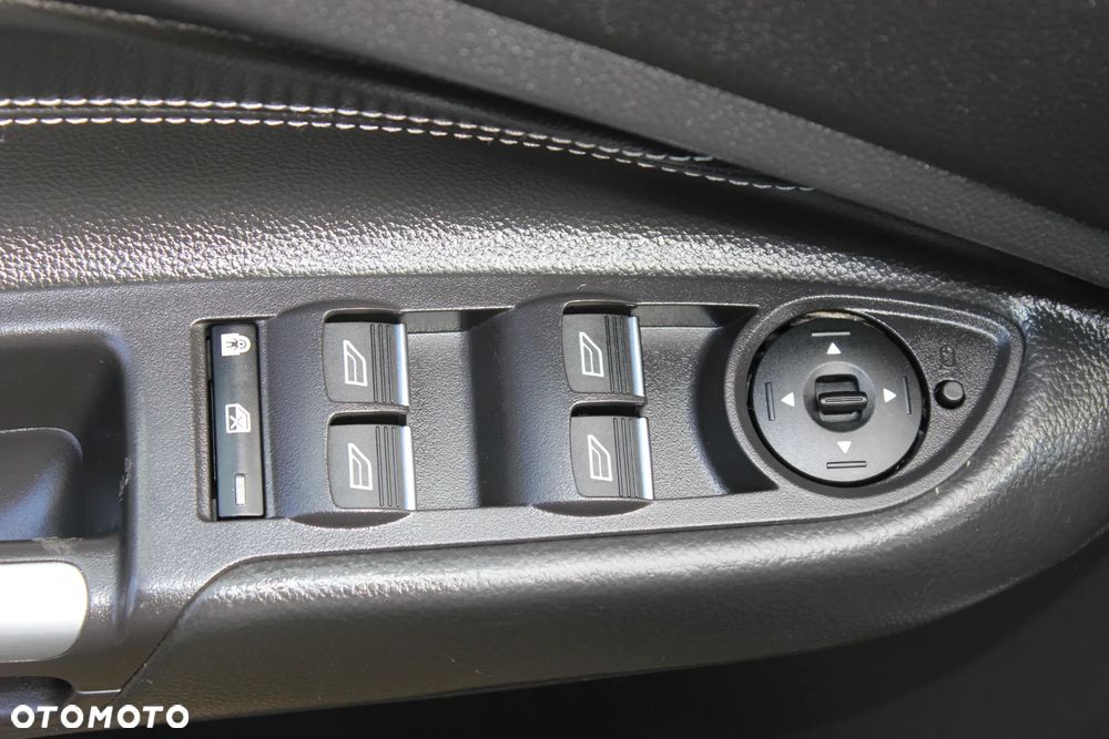 Ford C-MAX 1.5 EcoBoost Start-Stop-System Titanium - 32