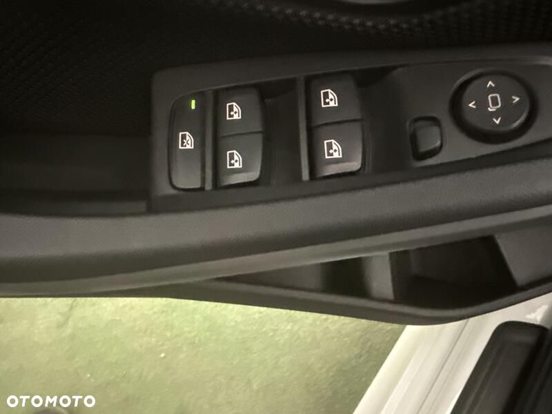 BMW Seria 3 318i - 13