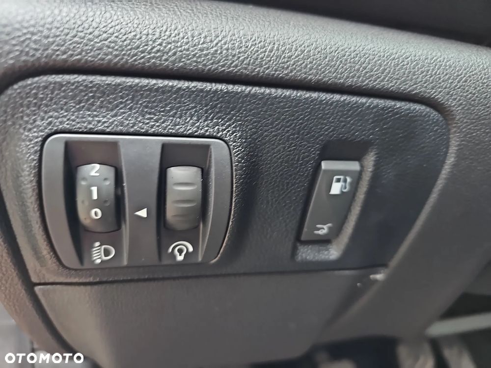 Renault Megane 1.3 TCe FAP Limited - 19