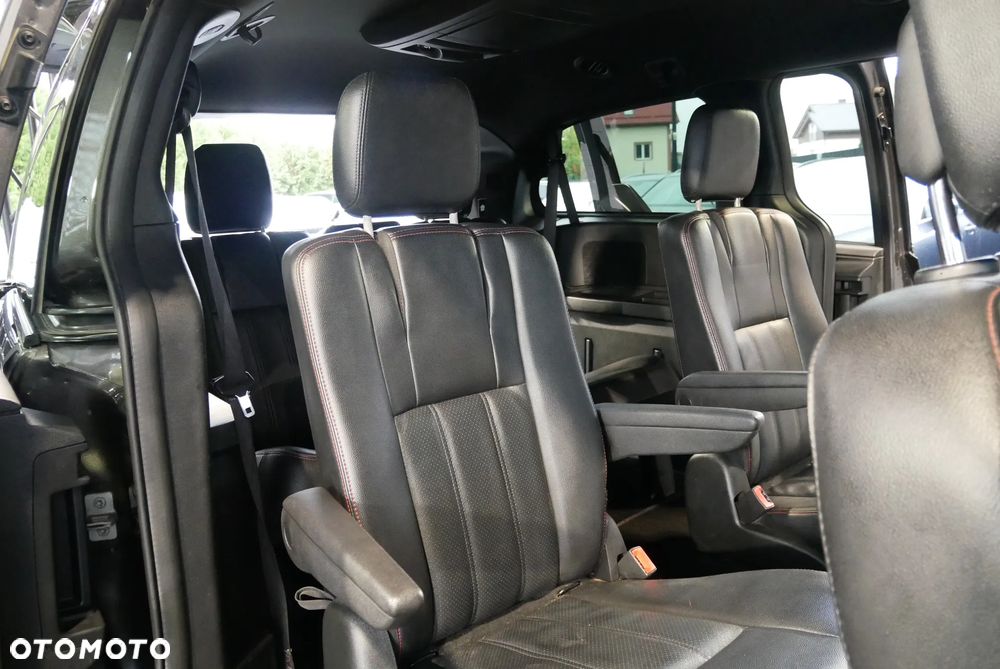 Dodge Grand Caravan - 14