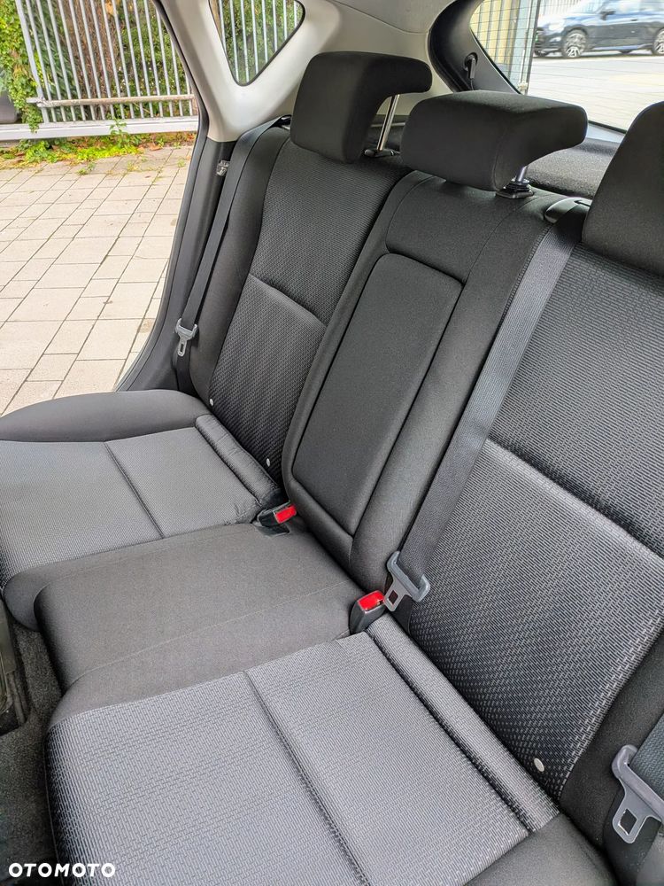 Mazda 3 1.6 Active + - 7