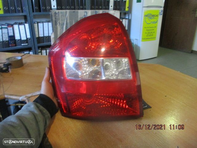 Farol Tras STOP2356 KIA CERATO 2005 5P ESQ White - 1