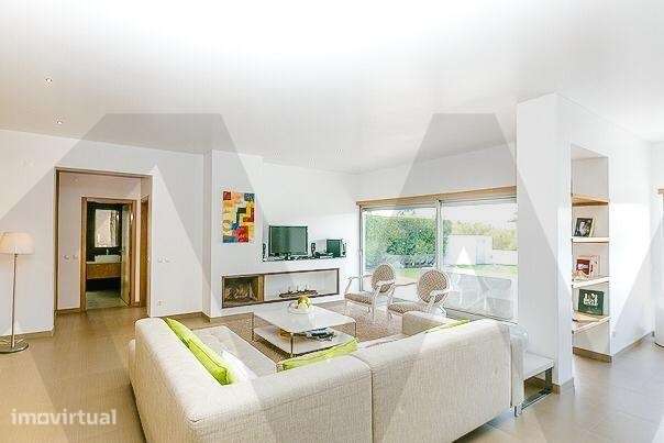 Moradia T4 Exclusiva em 1ª Linha de Mar – Design de Autor e Luxo em Tr - Grande imagem: 4/27