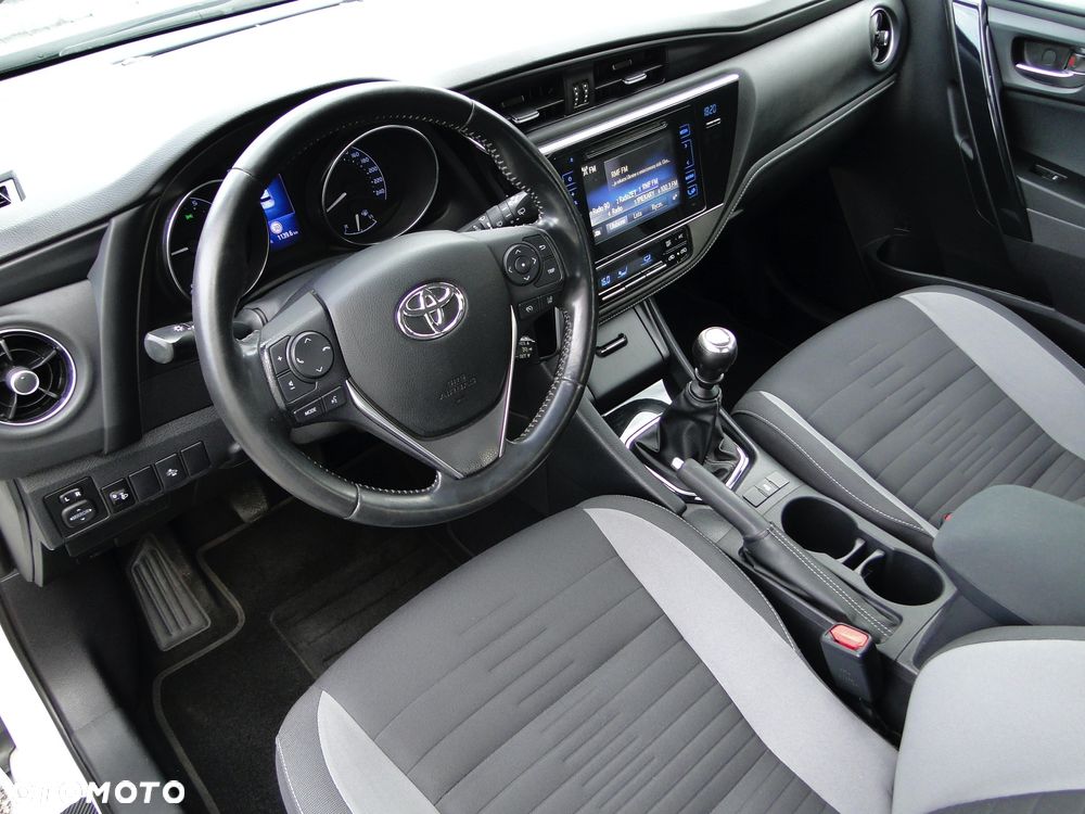 Toyota Auris 1.6 Premium - 15