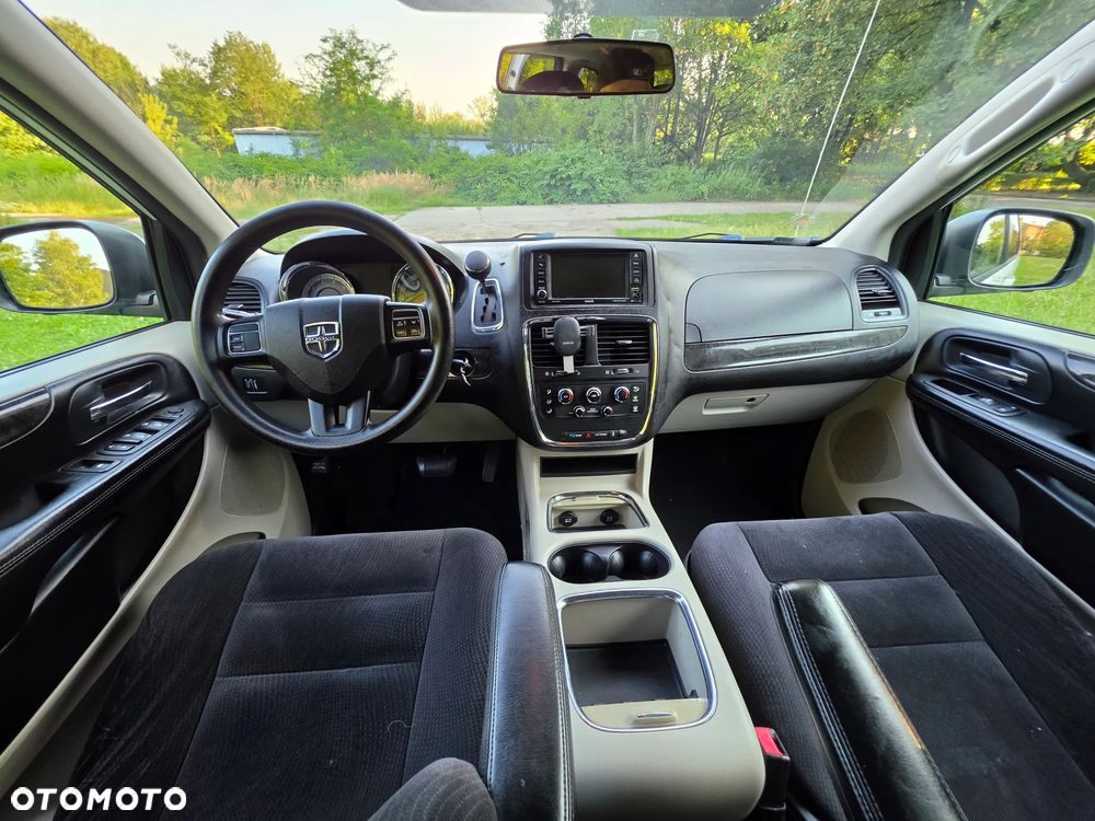 Dodge Grand Caravan - 19