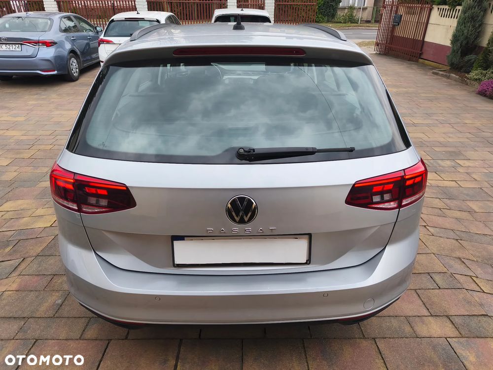 Volkswagen Passat - 25