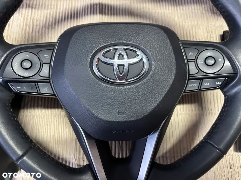 Deska rozdzielcza konsola poduszki powietrzne Toyota Corolla E21 Lift 2023 - 3