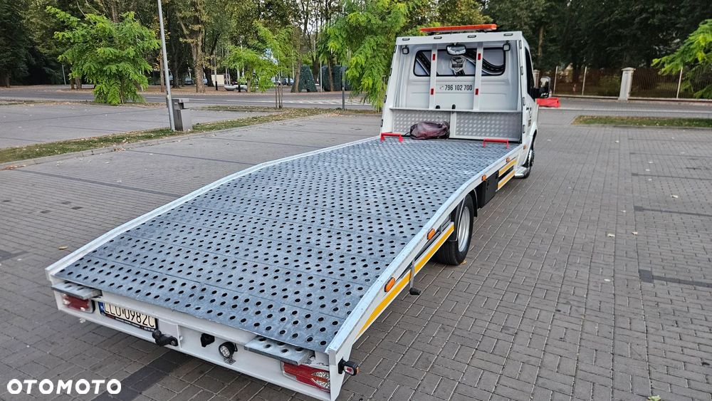 Mercedes-Benz Sprinter - 13