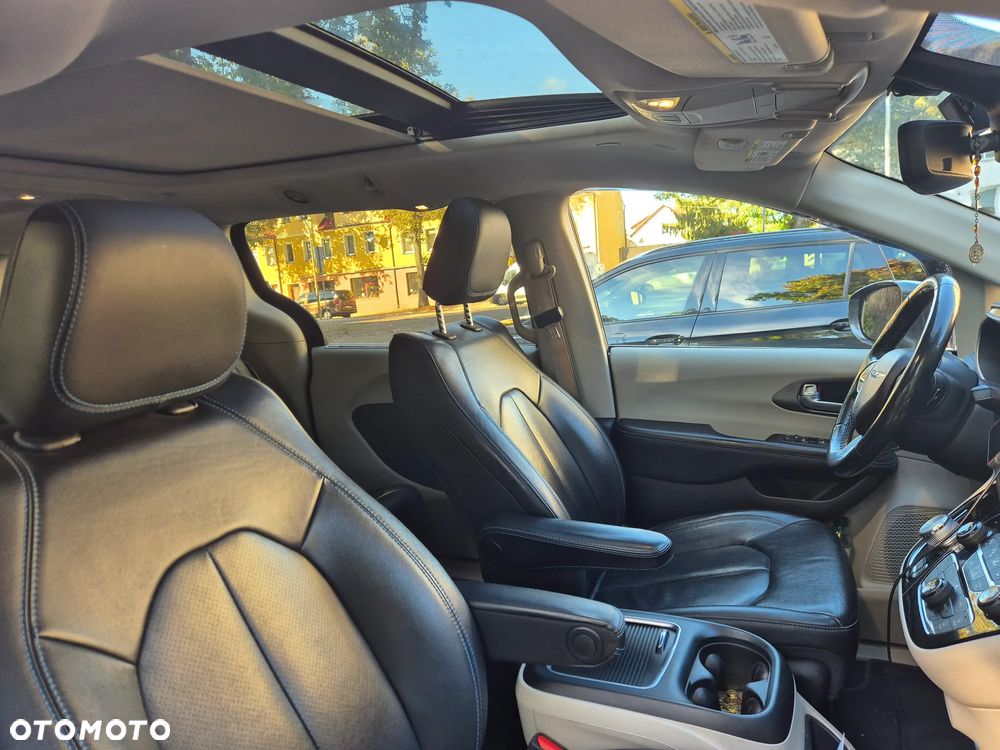 Chrysler Pacifica 2021 photo 3