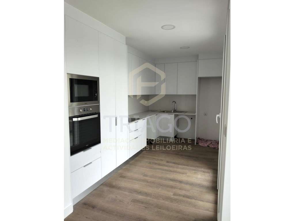 Fantástico Apartamento T2 com Varanda - Grande imagem: 2/15