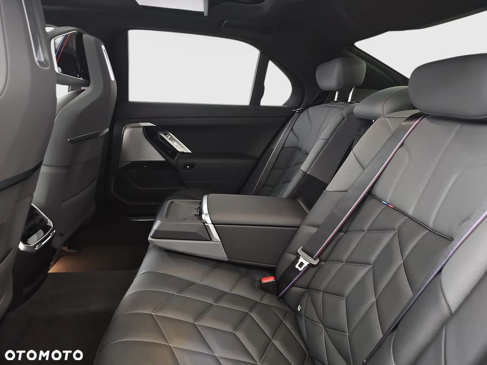 BMW Seria 7 - 25