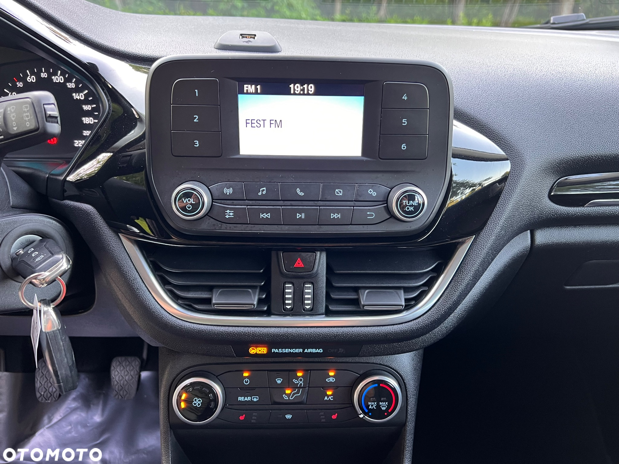 Ford Fiesta 1.1 Trend - 28