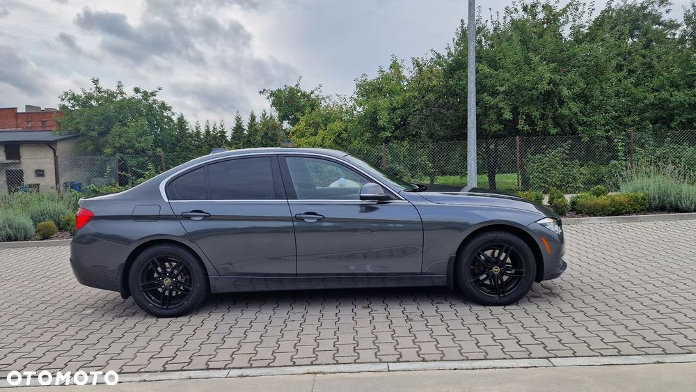 BMW Seria 3 328i - 4